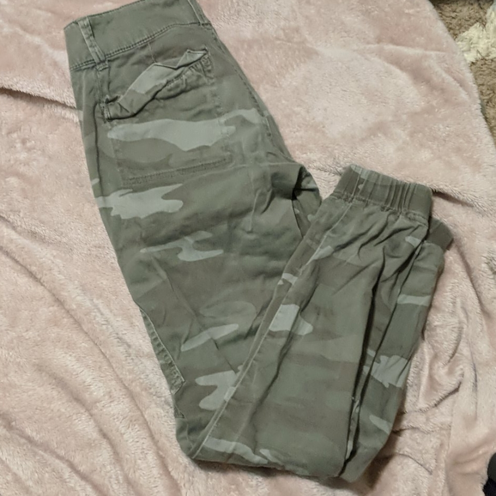 Camo joggers pants